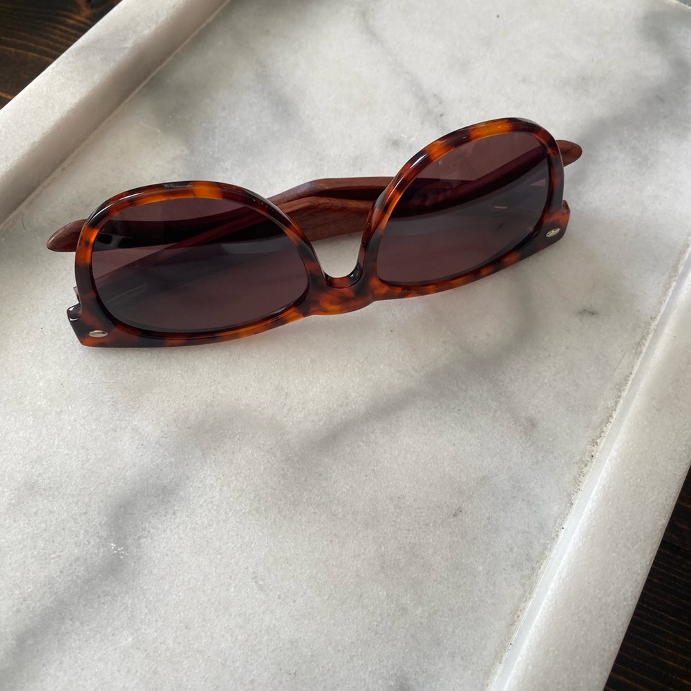 Tortoise Shell Sunglasses - Picture 5 of 5